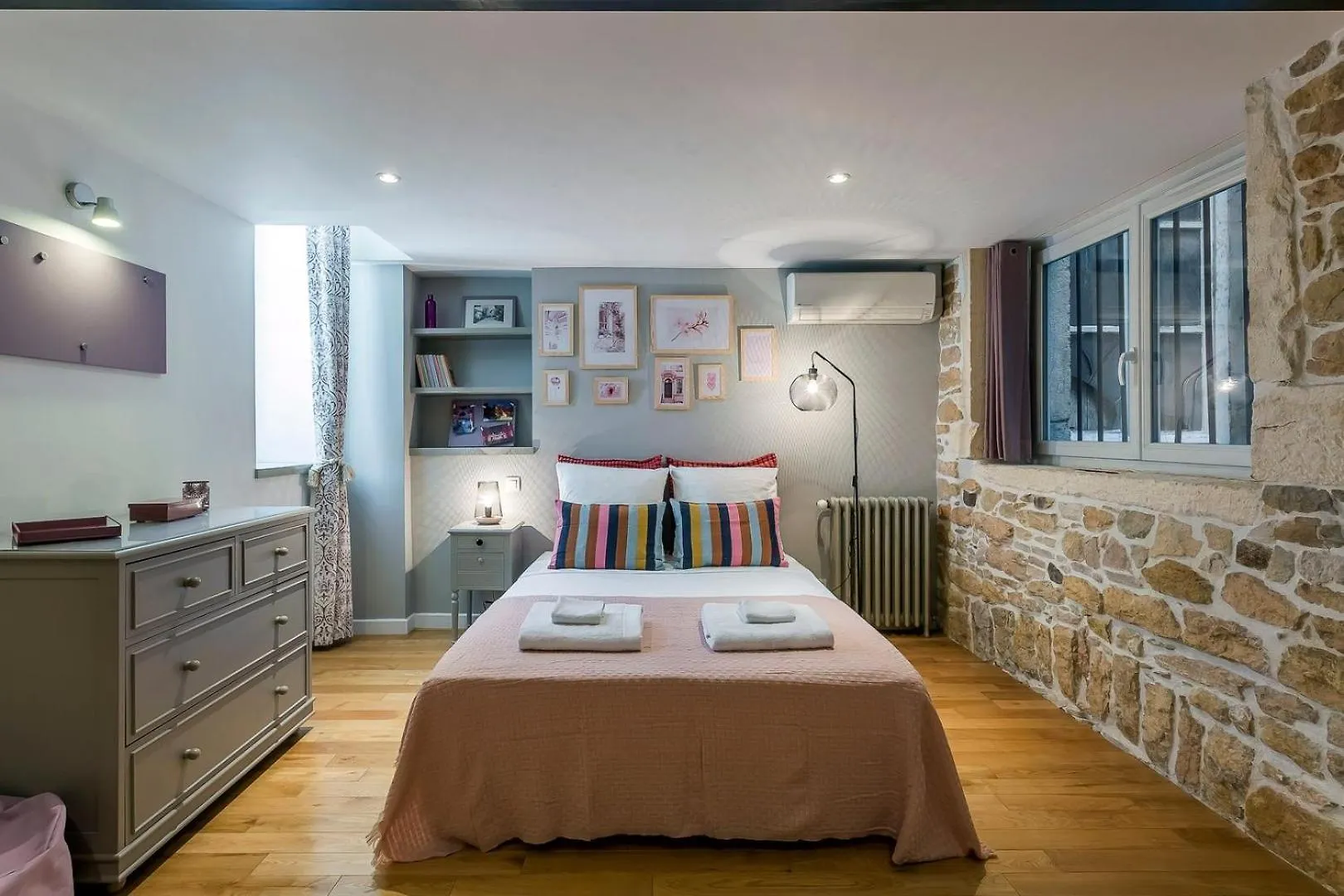 Charlie-Meublee Haut De Gamme-Duplex-260M2-Lyon 1 Apartment