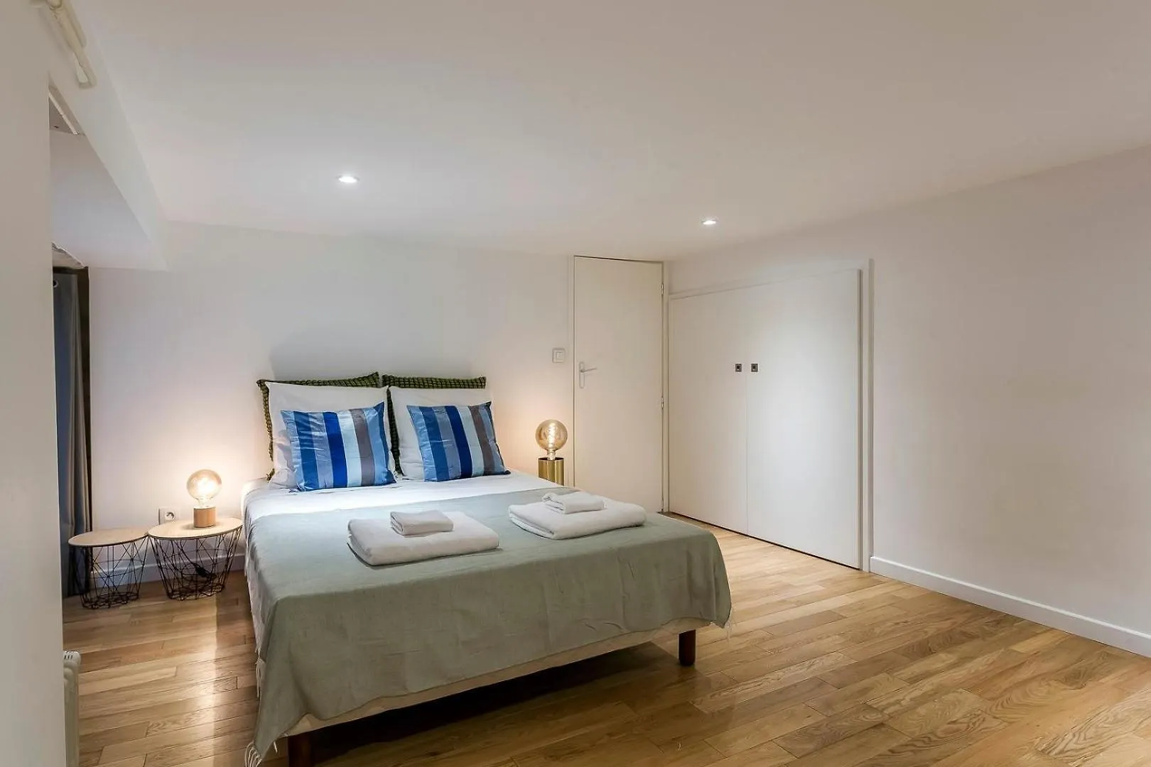 Charlie-Meublee Haut De Gamme-Duplex-260M2-Lyon 1 0*, Lyon