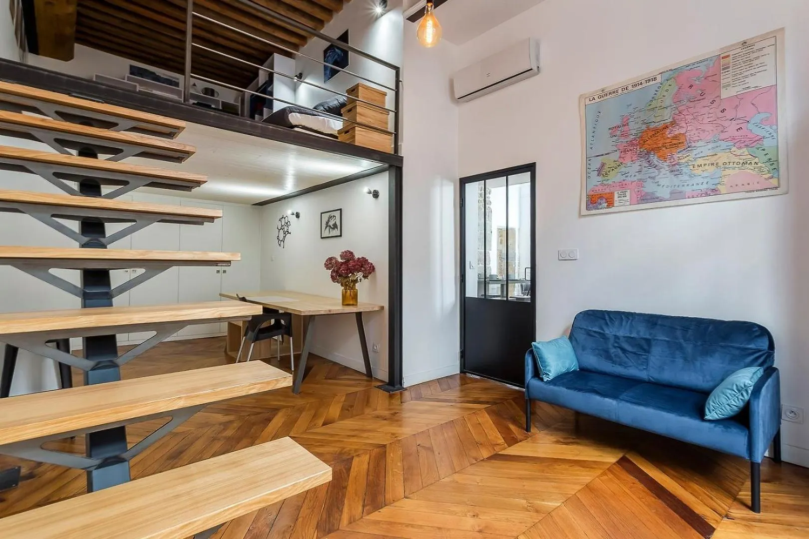 Apartment Charlie-Meublee Haut De Gamme-Duplex-260M2-Lyon 1