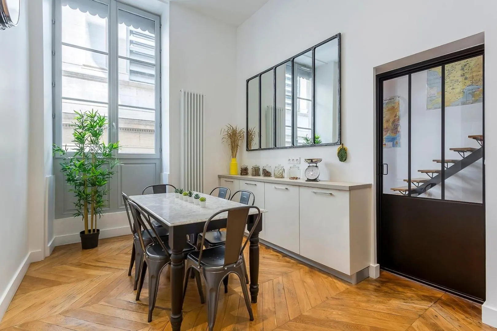 Charlie-Meublee Haut De Gamme-Duplex-260M2-Lyon 1 0*, Lyon France