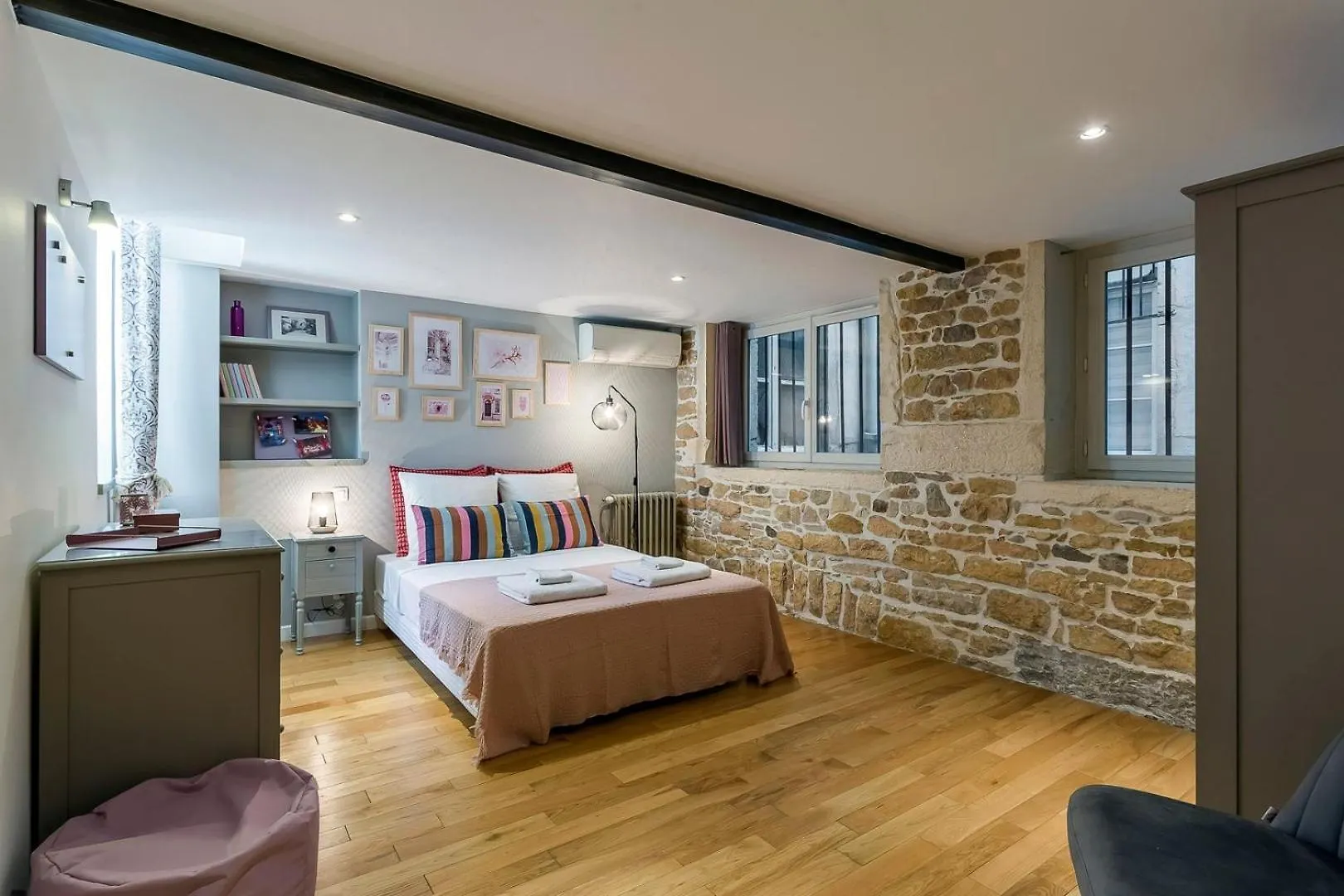 Charlie-Meublee Haut De Gamme-Duplex-260M2-Lyon 1 0*, Lyon France