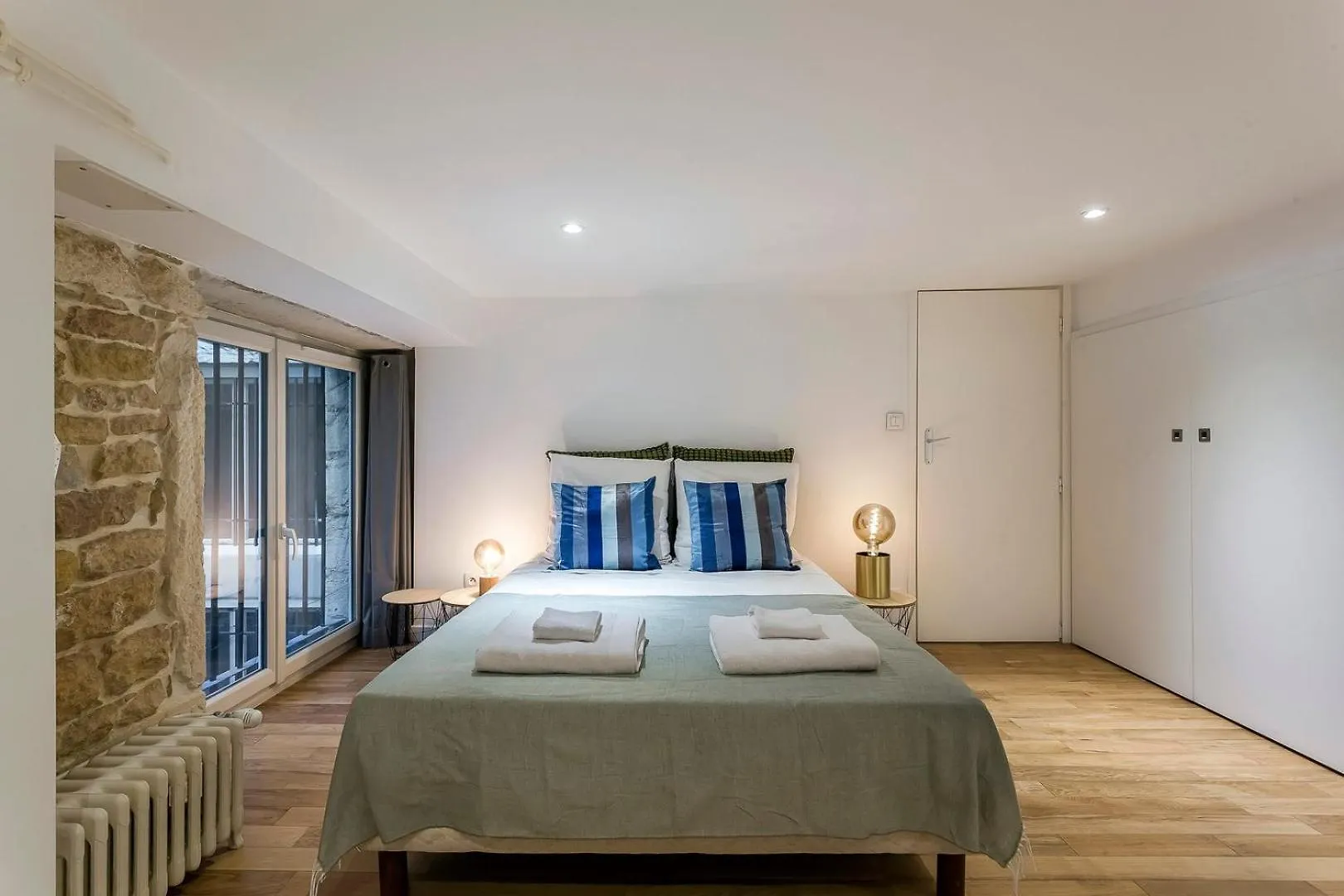 Charlie-Meublee Haut De Gamme-Duplex-260M2-Lyon 1 Apartment