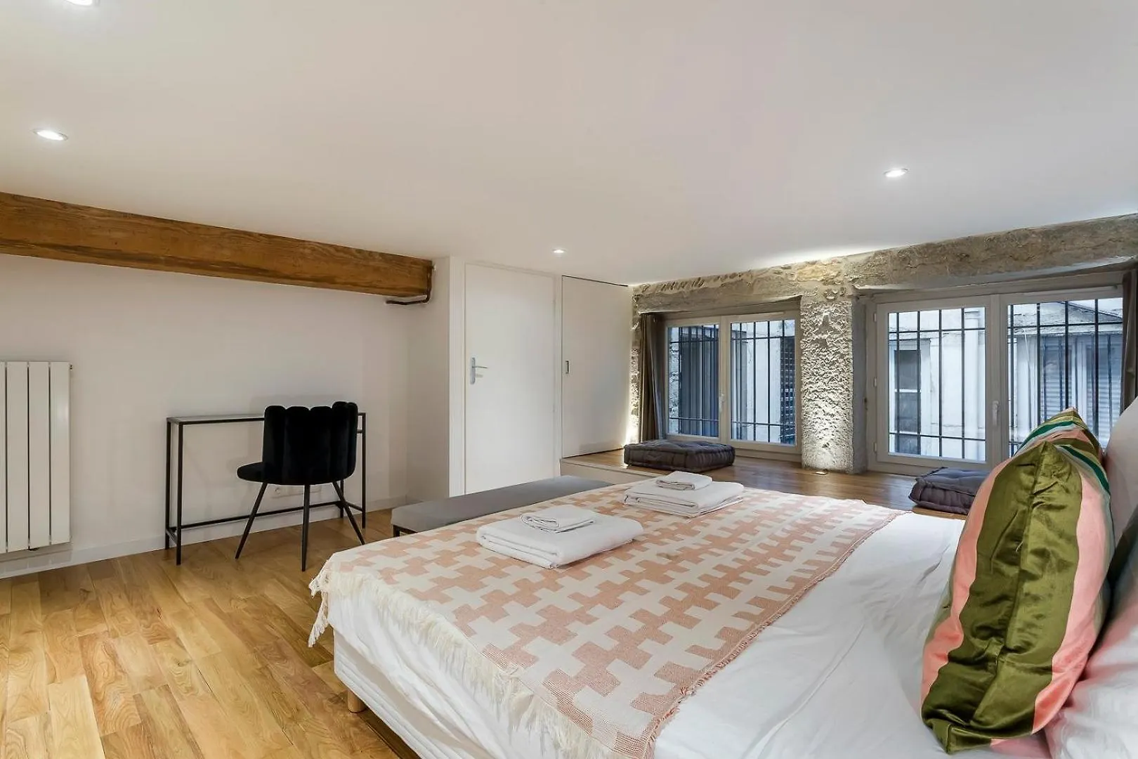 Charlie-Meublee Haut De Gamme-Duplex-260M2-Lyon 1 0*, Lyon